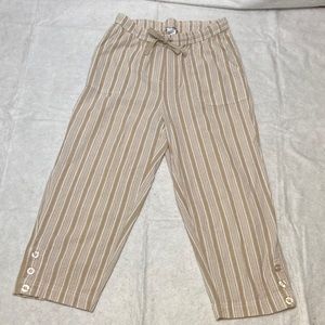 Cathy Daniels - Kaki and White Stripe Capri - Like New- Side Pockets - Size S